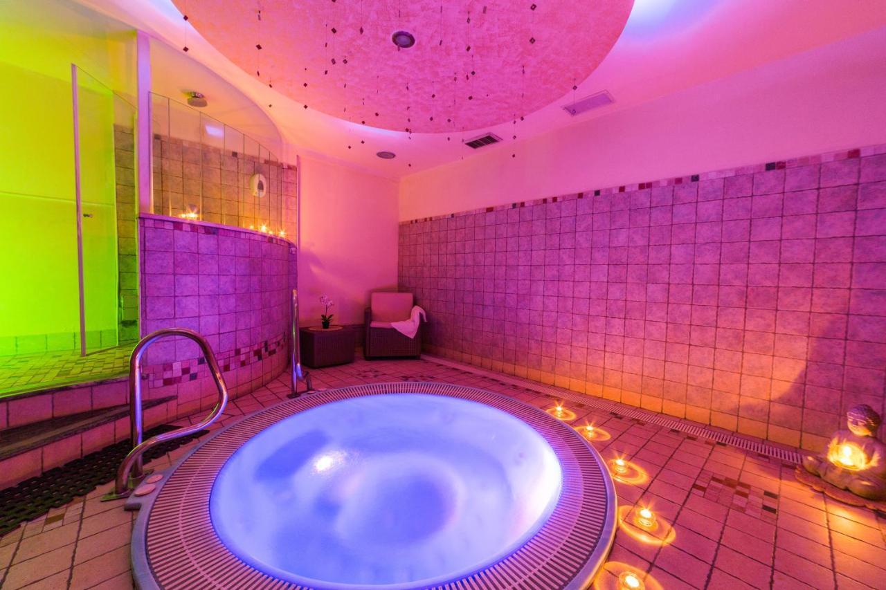Hotel Palma Benessere ريميني المظهر الخارجي الصورة