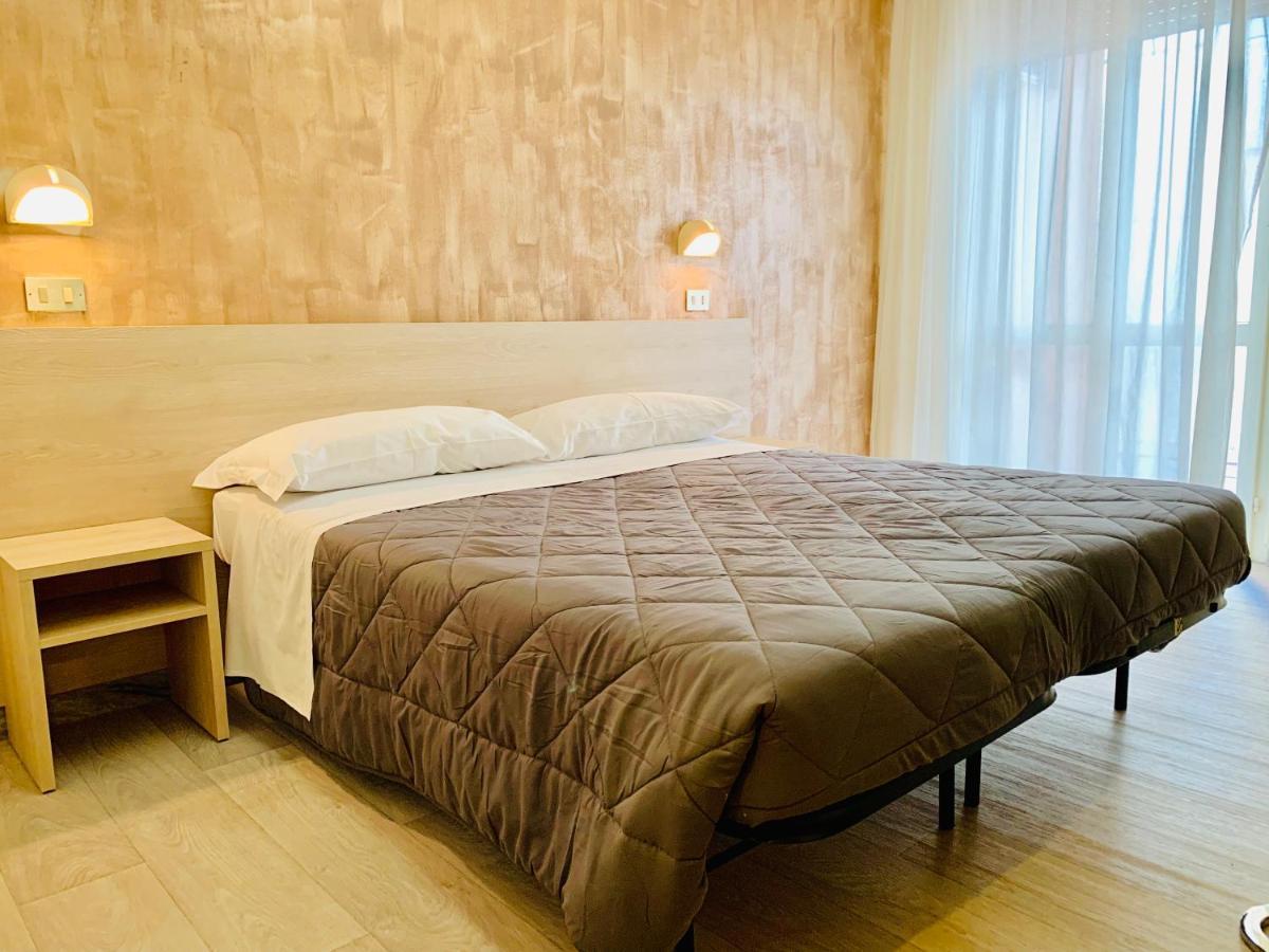 Hotel Palma Benessere ريميني المظهر الخارجي الصورة
